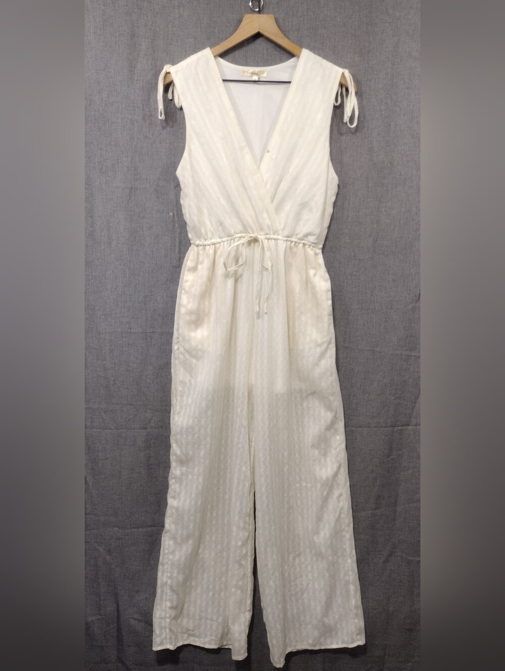 ANDREE BY UNIT Sleeveless V-Neck Jumpsuit with Drawstring Waist Womens M White